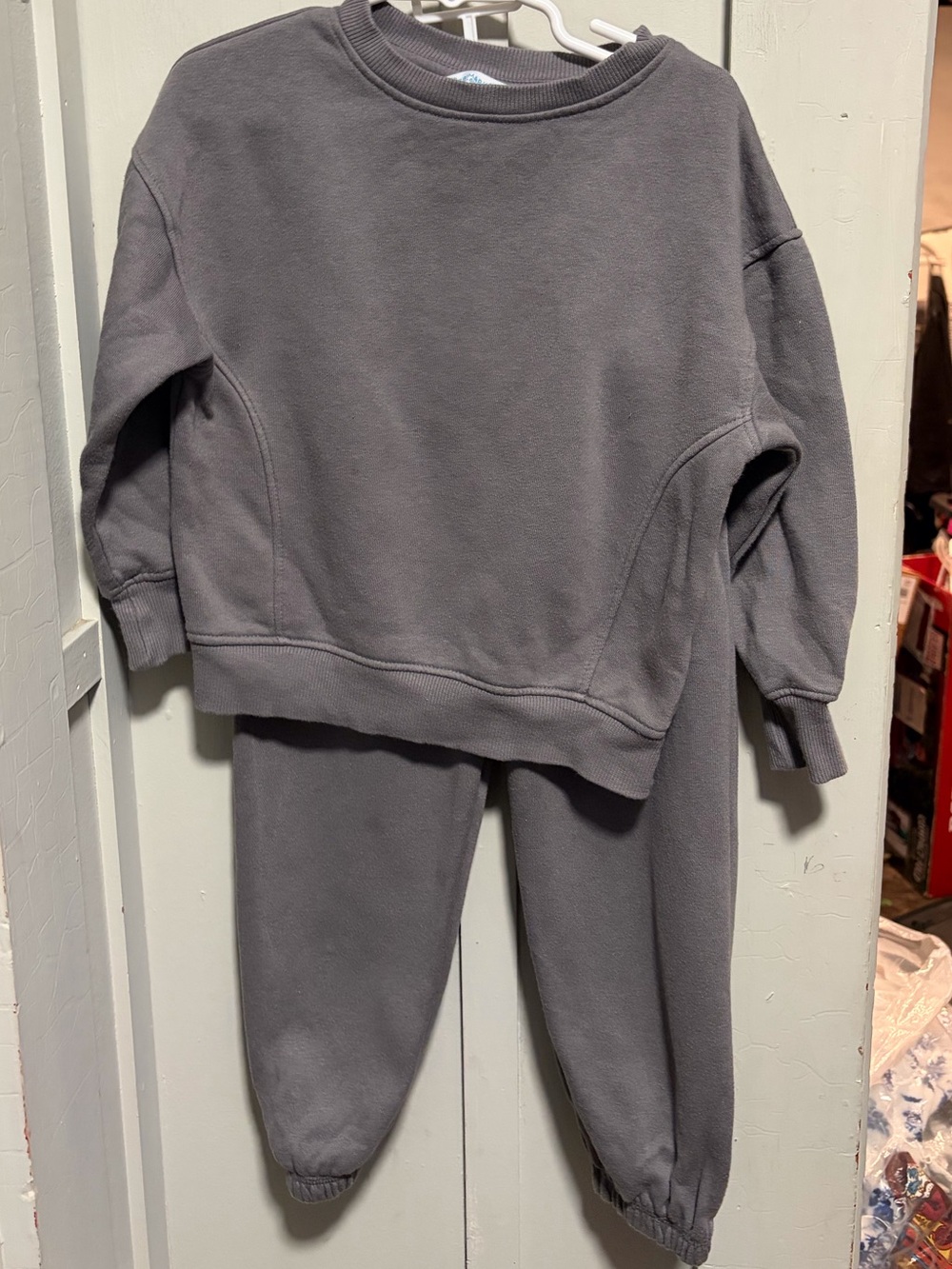 Kids primark sweatsuit size 3-4